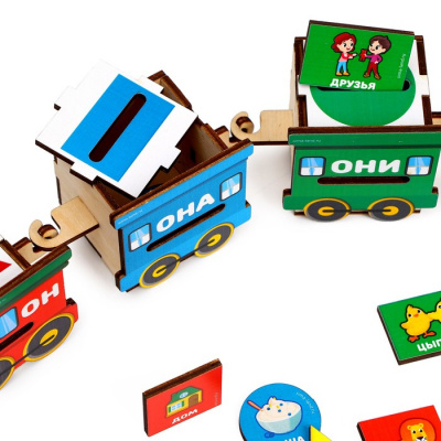 Развивающая игрушка из дерева «Умный паровозик»