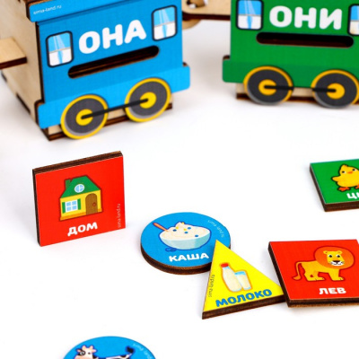 Развивающая игрушка из дерева «Умный паровозик»
